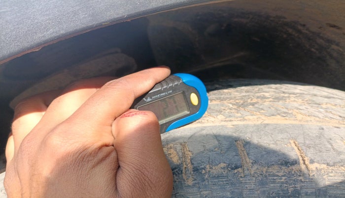 2014 Mahindra XUV500 W8, Diesel, Manual, 1,55,144 km, tyre