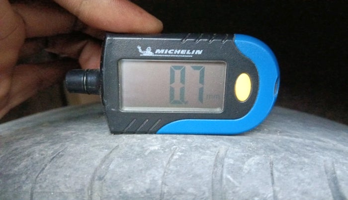 2017 Maruti Baleno ZETA PETROL 1.2, Petrol, Manual, 1,35,416 km, tyre