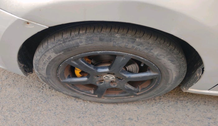 2014 Volkswagen Vento HIGHLINE DIESEL 1.6, Diesel, Manual, 91,873 km, tyre