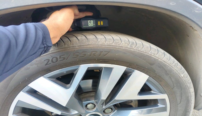 2025 Skoda Kylaq Prestige AT, Petrol, Automatic, 5,808 km, tyre