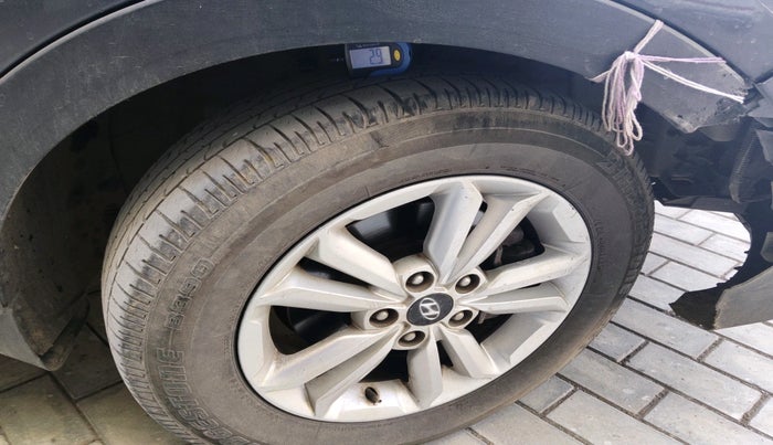 2016 Hyundai Creta SX PLUS 1.6 DIESEL, Diesel, Manual, 1,33,393 km, tyre