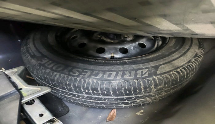 2017 Maruti Dzire VXI, Petrol, Manual, 52,662 km, tyre