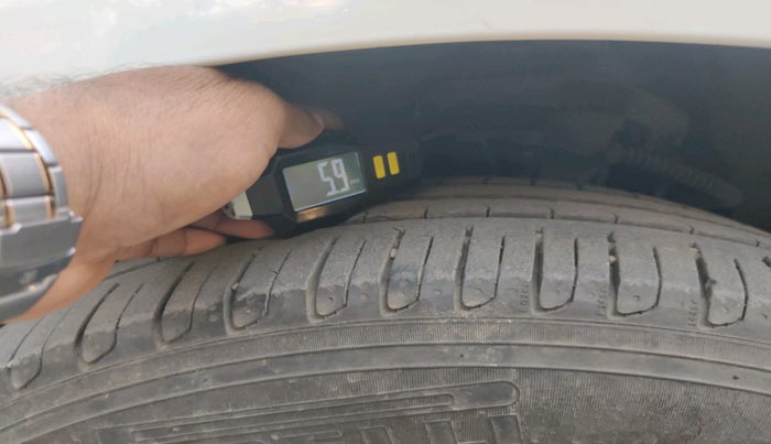 2012 Audi Q7 3.0 TDI QUATTRO, Diesel, Automatic, 1,49,219 km, tyre