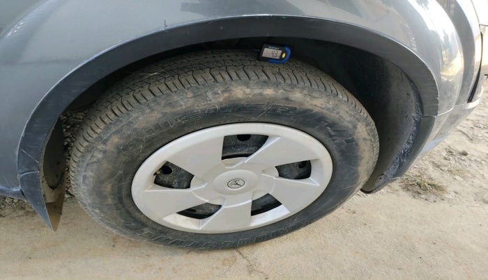 2016 Mahindra XUV500 W6, Diesel, Manual, 73,079 km, tyre