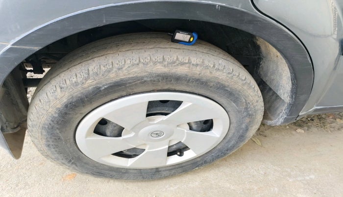 2016 Mahindra XUV500 W6, Diesel, Manual, 73,079 km, tyre