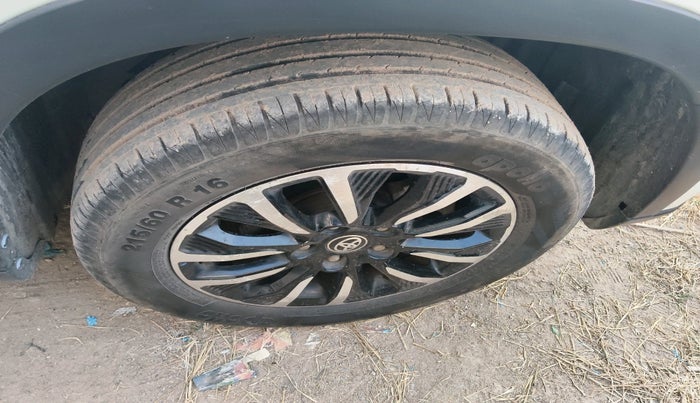 2021 Toyota URBAN CRUISER PREMIUM GRADE MT, Petrol, Manual, 42,516 km, tyre