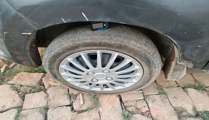 2017 Maruti Alto K10 VXI, Petrol, Manual, 61,779 km, tyre