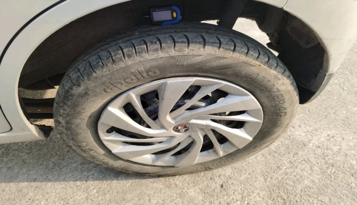 2015 Maruti Wagon R 1.0 VXI, Petrol, Manual, 49,910 km, tyre