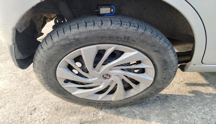 2015 Maruti Wagon R 1.0 VXI, Petrol, Manual, 49,910 km, tyre