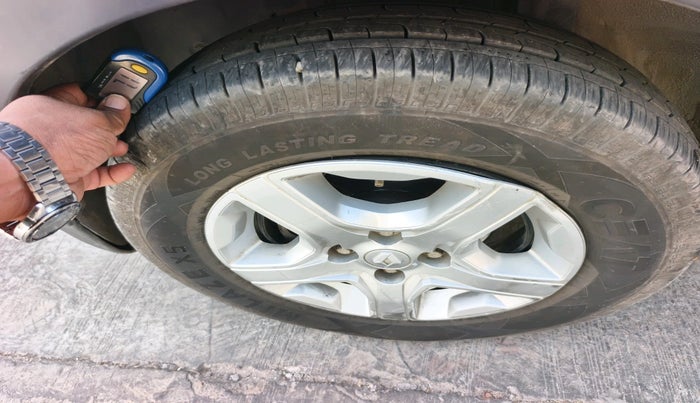 2022 Renault TRIBER RXT, Petrol, Manual, 1,55,132 km, tyre