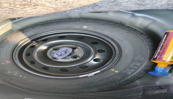 2023 Maruti Swift VXI, Petrol, Manual, 30,046 km, tyre