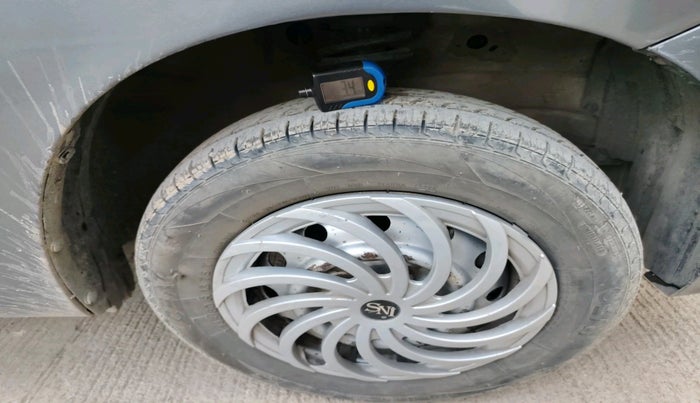 2017 Maruti Wagon R 1.0 LXI CNG, Petrol, Manual, 93,973 km, tyre