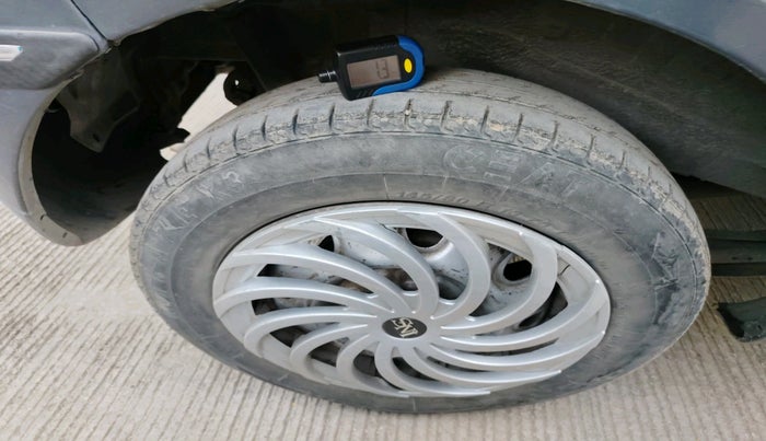 2017 Maruti Wagon R 1.0 LXI CNG, Petrol, Manual, 93,973 km, tyre