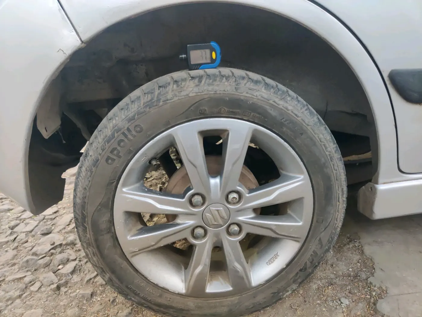 2013 Maruti Wagon R Stingray VXI, Petrol, Manual, 84,756 km, tyre