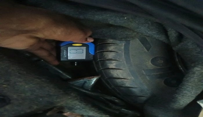 2010 Maruti Alto LXI, Petrol, Manual, 84,495 km, tyre