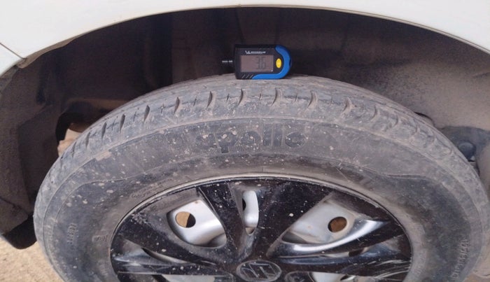 2022 Maruti Swift LXI, Petrol, Manual, 39,228 km, tyre