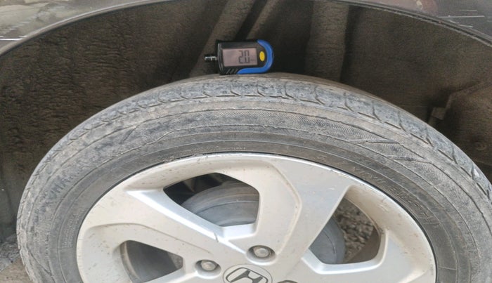 2015 Honda City 1.5L I-VTEC V MT, Petrol, Manual, 1,31,571 km, tyre