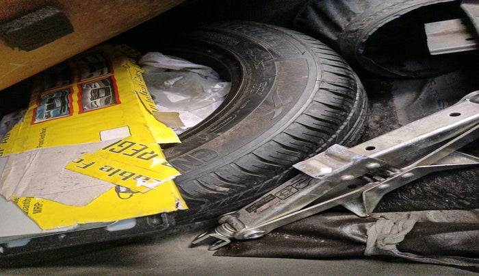 2015 Honda City 1.5L I-VTEC V MT, Petrol, Manual, 1,31,571 km, tyre