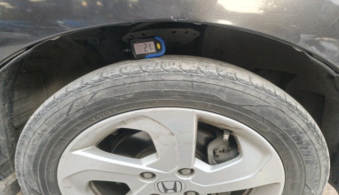 2015 Honda City 1.5L I-VTEC V MT, Petrol, Manual, 1,31,571 km, tyre