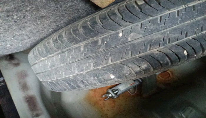 2013 Maruti Swift VXI, Petrol, Manual, 33,296 km, tyre