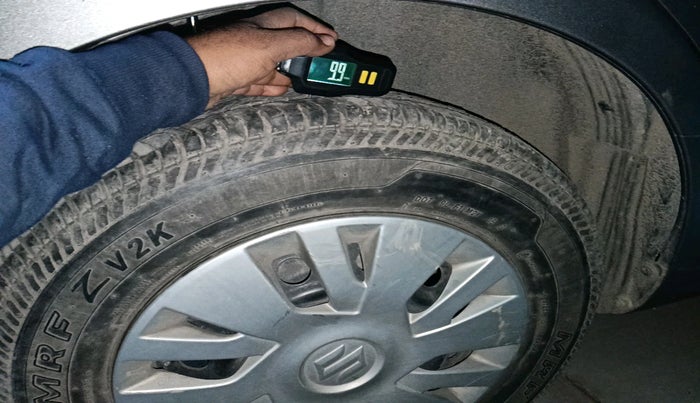 2013 Maruti Swift VXI, Petrol, Manual, 33,296 km, tyre