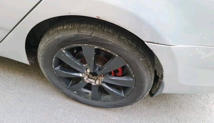 2011 Hyundai Verna FLUIDIC 1.6 CRDI SX, Diesel, Manual, 93,826 km, tyre