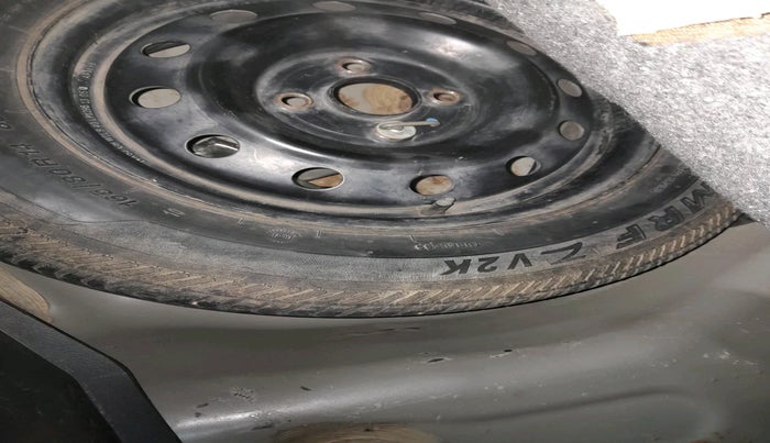 2013 Maruti Swift VDI, Diesel, Manual, 1,76,914 km, tyre