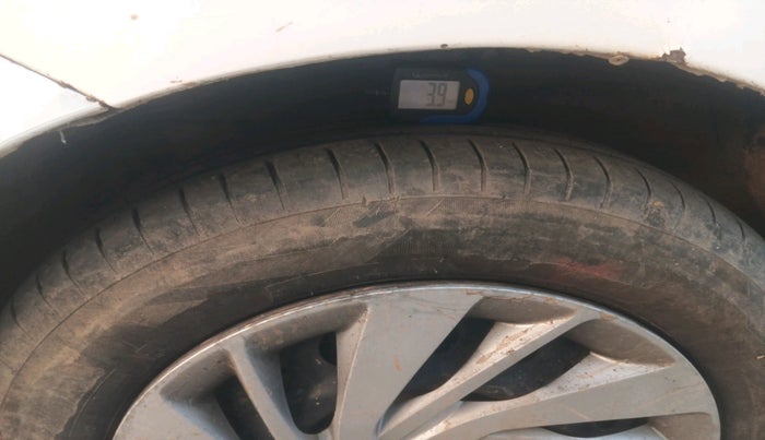 2017 Maruti Ertiga VXI CNG, Petrol, Manual, 1,34,927 km, tyre