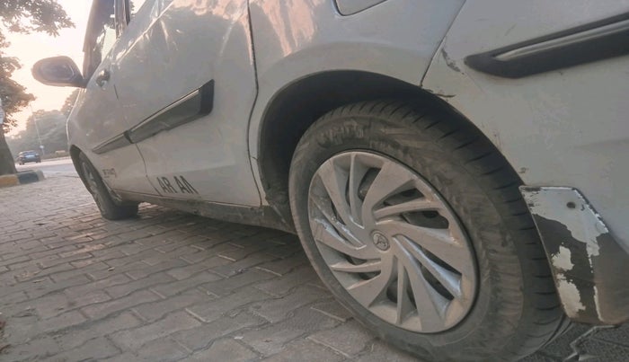 2017 Maruti Ertiga VXI CNG, Petrol, Manual, 1,34,927 km, tyre