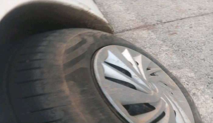 2017 Maruti Ertiga VXI CNG, Petrol, Manual, 1,34,927 km, tyre