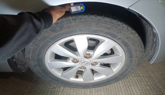 2015 Hyundai Xcent S (O) 1.2, Petrol, Manual, 1,08,769 km, tyre