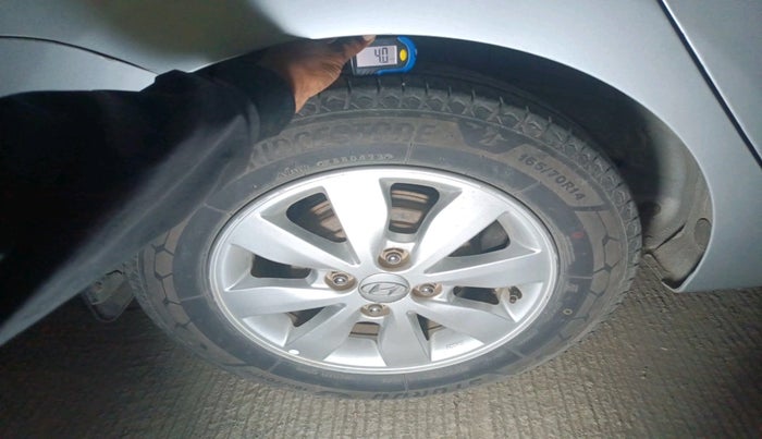 2015 Hyundai Xcent S (O) 1.2, Petrol, Manual, 1,08,769 km, tyre