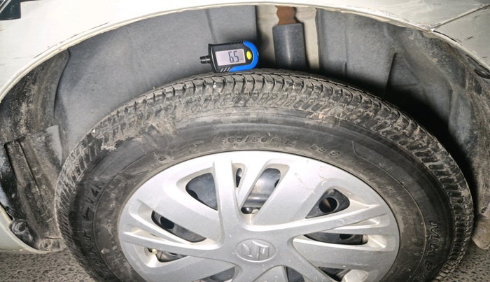 2017 Maruti Swift VXI, Petrol, Manual, 49,899 km, tyre