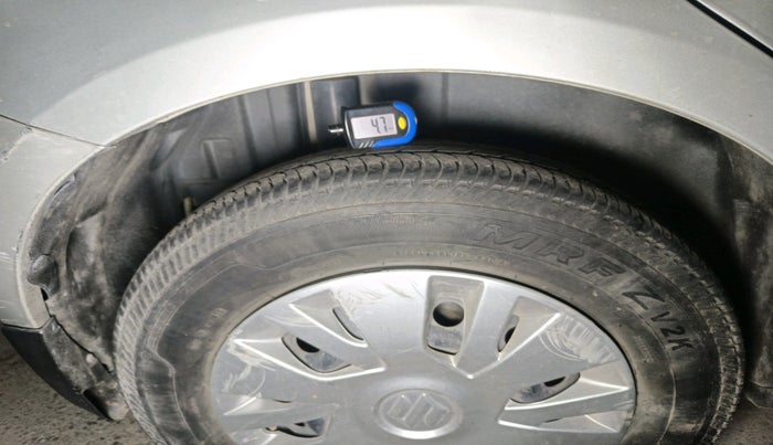 2017 Maruti Swift VXI, Petrol, Manual, 49,899 km, tyre