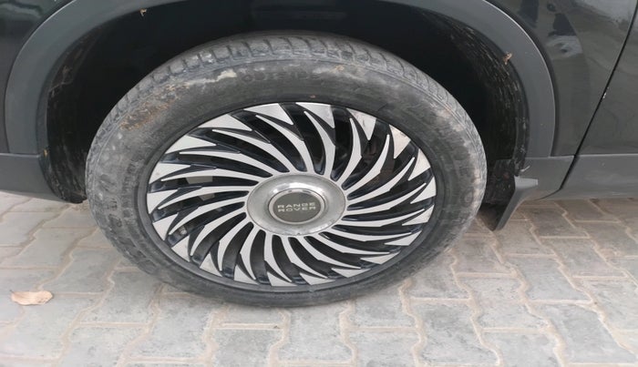 2020 Tata Harrier XZA PLUS 2.0L, Diesel, Automatic, 1,02,740 km, tyre