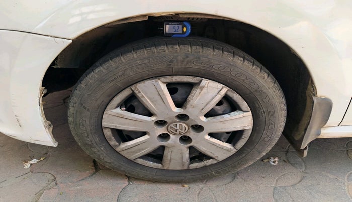 2011 Volkswagen Polo COMFORTLINE 1.2L, Diesel, Manual, 1,36,689 km, tyre