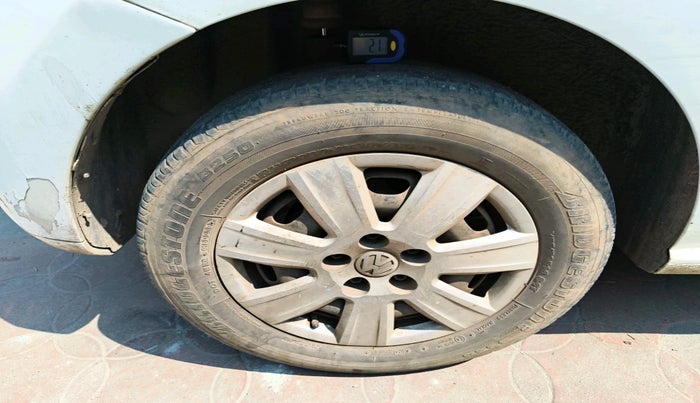 2011 Volkswagen Polo COMFORTLINE 1.2L, Diesel, Manual, 1,36,689 km, tyre