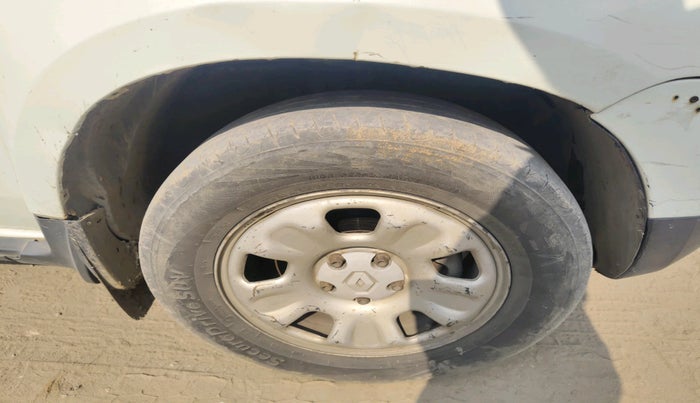 2015 Renault Duster 85 PS RXL DIESEL, Diesel, Manual, 1,12,253 km, tyre