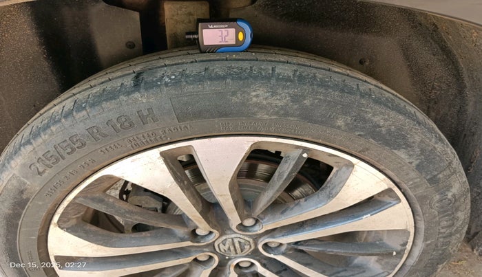 2021 MG HECTOR PLUS SELECT 2.0 DIESEL TURBO MT 7-STR, Diesel, Manual, 66,440 km, tyre