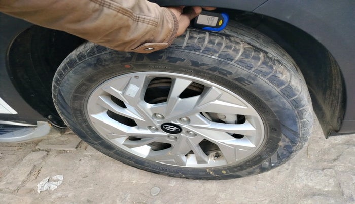 2021 Hyundai Creta SX 1.5 PETROL, Petrol, Manual, 23,508 km, tyre