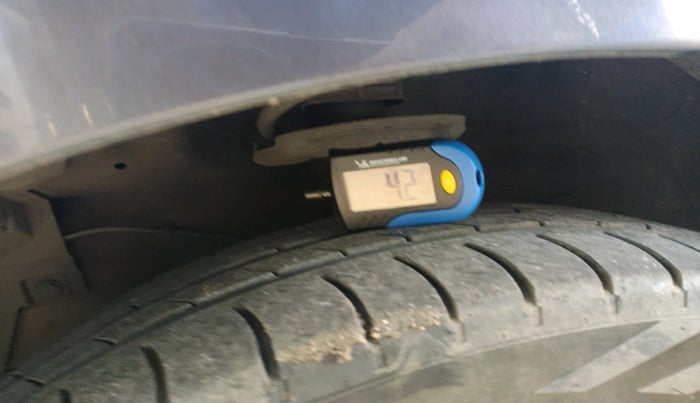 2013 Maruti Ertiga VDI, Diesel, Manual, 68,899 km, tyre