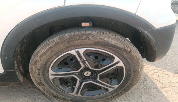 2023 Mahindra XUV300 W4 1.2 PETROL, Petrol, Manual, 1,903 km, tyre