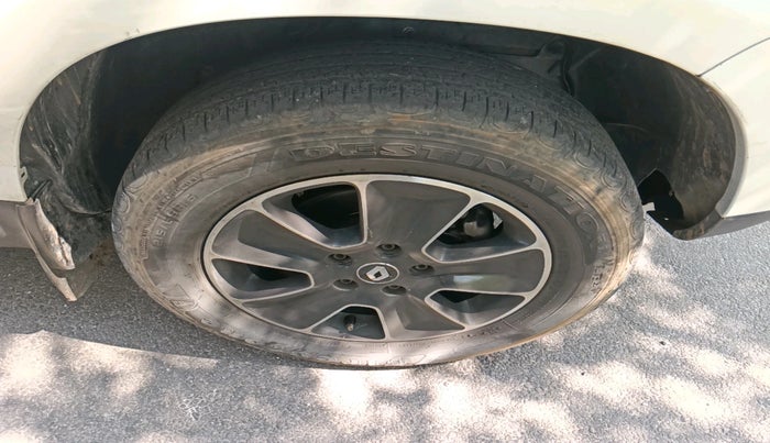 2018 Renault Duster 110 PS RXZ DIESEL, Diesel, Manual, 1,05,254 km, tyre