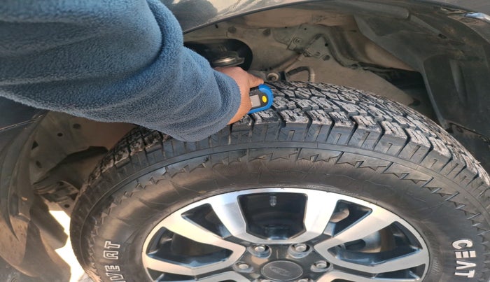 2017 Ford Endeavour TITANIUM 3.2 4X4 AT, Diesel, Automatic, 1,53,568 km, tyre