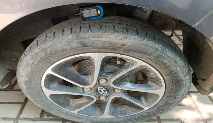 2017 Hyundai Grand i10 SPORTZ AT 1.2 KAPPA VTVT, Petrol, Automatic, 64,108 km, tyre