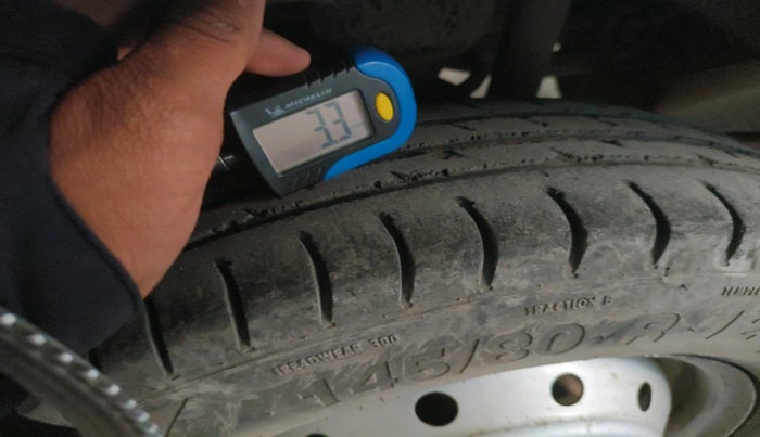 2012 Maruti Alto LXI CNG, Petrol, Manual, 2,27,927 km, tyre