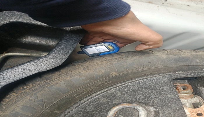 2016 Maruti Ciaz ZXI, Petrol, Manual, 76,683 km, tyre