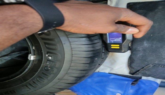 2010 Hyundai Verna TRANSFORM 1.6 VTVT, Petrol, Manual, 45,302 km, tyre