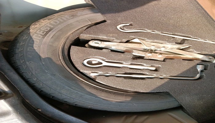 2022 Honda WR-V 1.2L I-VTEC VX MT, Petrol, Manual, 43,351 km, tyre