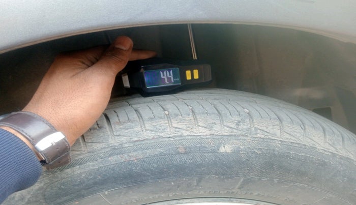 2014 Maruti Swift VXI, Petrol, Manual, 90,819 km, tyre